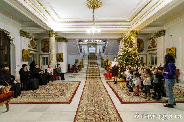 Grădinița nr. 4 din Iași – Colindători la Reședința Mitropolitană 2024