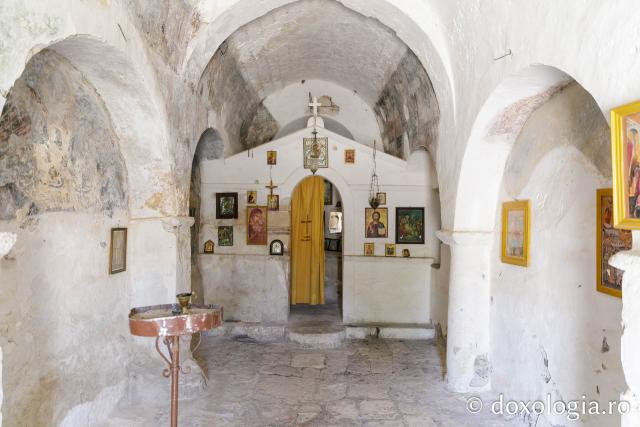 Biserica „Adormirea Maicii Domnului” – Paleochora, Eghina