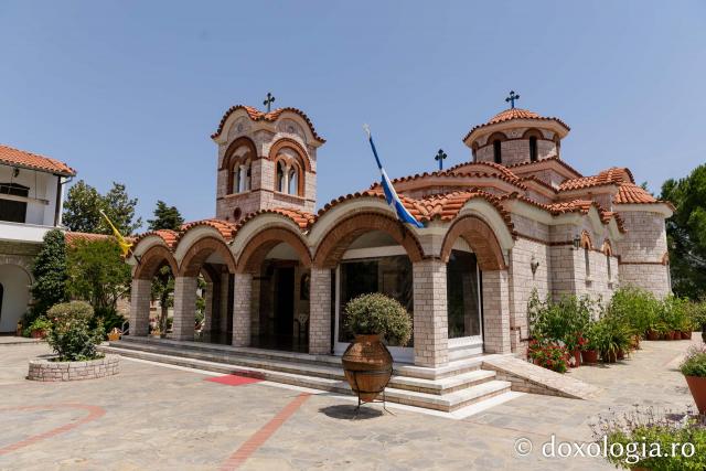 Biserica mare a Mănăstirii Kato Xenia