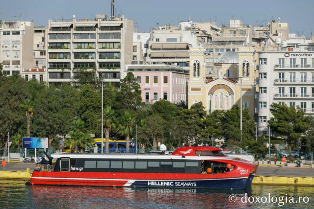 Bisericile din portul Pireu