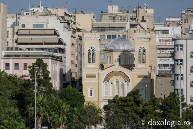 Bisericile din portul Pireu