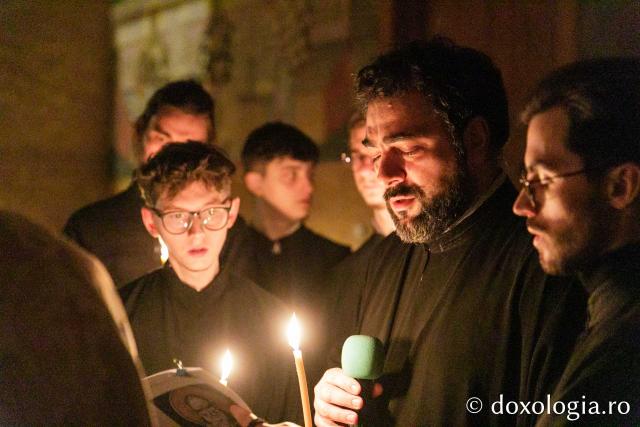 Priveghere în cinstea Sfântului Maxim Mărturisitorul la parohia Munteni-Copou / Foto: pr. Silviu Cluci Priveghere în cinstea Sfântului Maxim Mărturisitorul la parohia Munteni-Copou