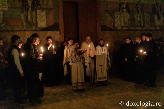 Priveghere în cinstea Sfântului Maxim Mărturisitorul la parohia Munteni-Copou / Foto: pr. Silviu Cluci Priveghere în cinstea Sfântului Maxim Mărturisitorul la parohia Munteni-Copou