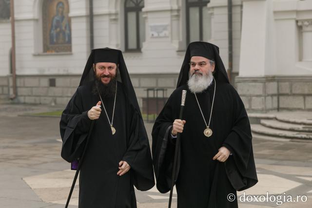 Liturghie arhierească la Catedrala Mitropolitană din Iași în cinstea Sfinților Trei Ierarhi / Foto: pr. Silviu Cluci Liturghie arhierească la Catedrala Mitropolitană din Iași în cinstea Sfinților Trei Ierarhi