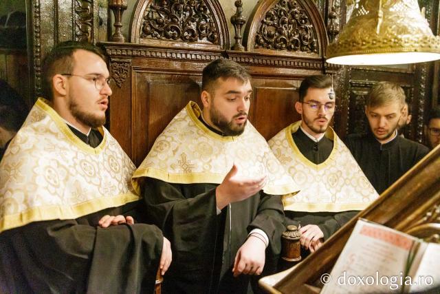 Liturghie arhierească la Catedrala Mitropolitană din Iași în cinstea Sfinților Trei Ierarhi / Foto: pr. Silviu Cluci Liturghie arhierească la Catedrala Mitropolitană din Iași în cinstea Sfinților Trei Ierarhi