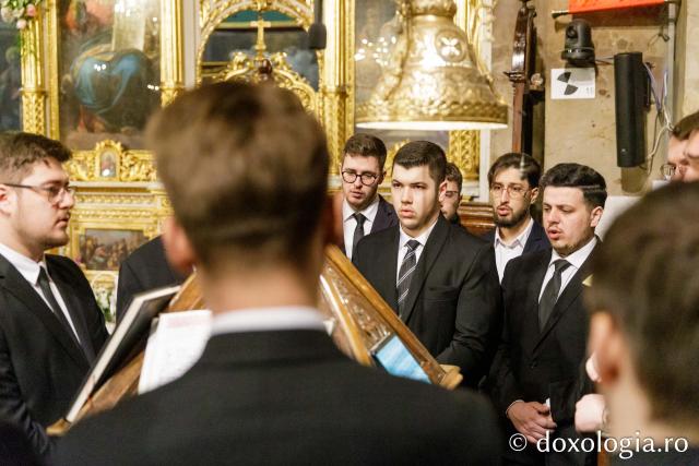 Liturghie arhierească la Catedrala Mitropolitană din Iași în cinstea Sfinților Trei Ierarhi / Foto: pr. Silviu Cluci Liturghie arhierească la Catedrala Mitropolitană din Iași în cinstea Sfinților Trei Ierarhi