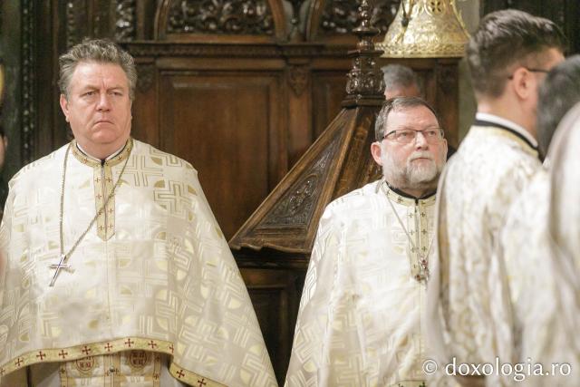 Liturghie arhierească la Catedrala Mitropolitană din Iași în cinstea Sfinților Trei Ierarhi / Foto: pr. Silviu Cluci Liturghie arhierească la Catedrala Mitropolitană din Iași în cinstea Sfinților Trei Ierarhi