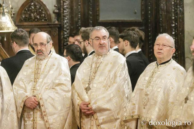 Liturghie arhierească la Catedrala Mitropolitană din Iași în cinstea Sfinților Trei Ierarhi / Foto: pr. Silviu Cluci Liturghie arhierească la Catedrala Mitropolitană din Iași în cinstea Sfinților Trei Ierarhi