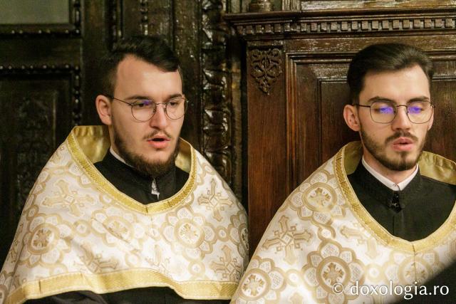 Liturghie arhierească la Catedrala Mitropolitană din Iași în cinstea Sfinților Trei Ierarhi / Foto: pr. Silviu Cluci Liturghie arhierească la Catedrala Mitropolitană din Iași în cinstea Sfinților Trei Ierarhi