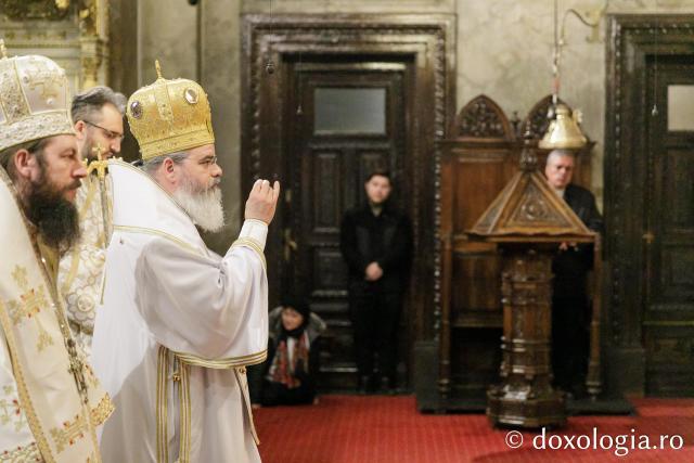 Liturghie arhierească la Catedrala Mitropolitană din Iași în cinstea Sfinților Trei Ierarhi / Foto: pr. Silviu Cluci Liturghie arhierească la Catedrala Mitropolitană din Iași în cinstea Sfinților Trei Ierarhi