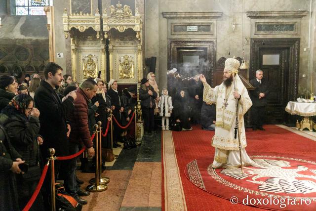 Liturghie arhierească la Catedrala Mitropolitană din Iași în cinstea Sfinților Trei Ierarhi / Foto: pr. Silviu Cluci Liturghie arhierească la Catedrala Mitropolitană din Iași în cinstea Sfinților Trei Ierarhi