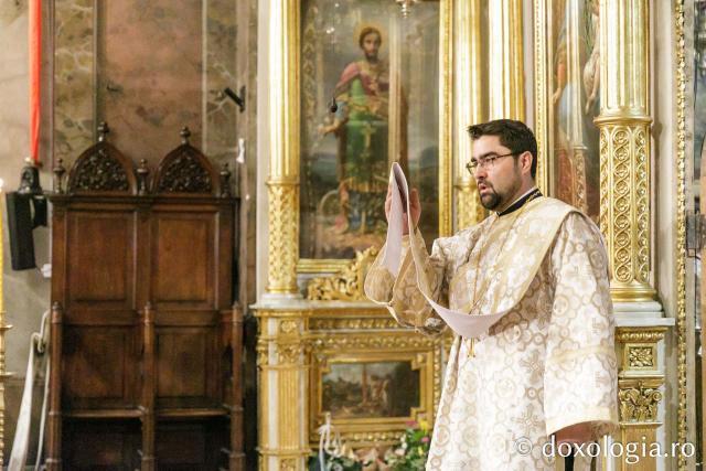 Liturghie arhierească la Catedrala Mitropolitană din Iași în cinstea Sfinților Trei Ierarhi / Foto: pr. Silviu Cluci Liturghie arhierească la Catedrala Mitropolitană din Iași în cinstea Sfinților Trei Ierarhi