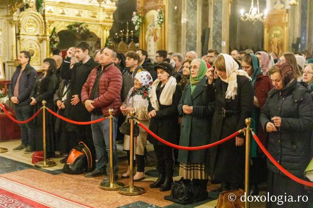 Liturghie arhierească la Catedrala Mitropolitană din Iași în cinstea Sfinților Trei Ierarhi / Foto: pr. Silviu Cluci Liturghie arhierească la Catedrala Mitropolitană din Iași în cinstea Sfinților Trei Ierarhi