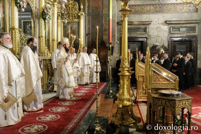 Liturghie arhierească la Catedrala Mitropolitană din Iași în cinstea Sfinților Trei Ierarhi / Foto: pr. Silviu Cluci Liturghie arhierească la Catedrala Mitropolitană din Iași în cinstea Sfinților Trei Ierarhi