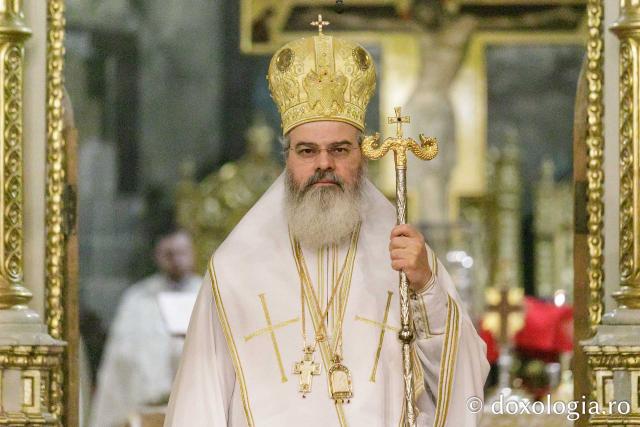 Liturghie arhierească la Catedrala Mitropolitană din Iași în cinstea Sfinților Trei Ierarhi / Foto: pr. Silviu Cluci Liturghie arhierească la Catedrala Mitropolitană din Iași în cinstea Sfinților Trei Ierarhi