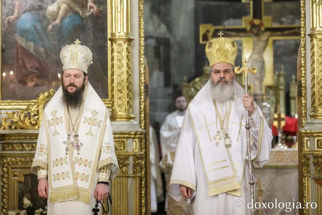 Liturghie arhierească la Catedrala Mitropolitană din Iași în cinstea Sfinților Trei Ierarhi / Foto: pr. Silviu Cluci Liturghie arhierească la Catedrala Mitropolitană din Iași în cinstea Sfinților Trei Ierarhi