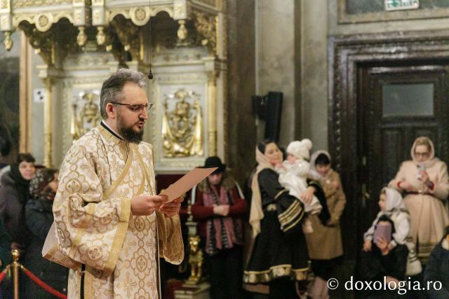 Liturghie arhierească la Catedrala Mitropolitană din Iași în cinstea Sfinților Trei Ierarhi / Foto: pr. Silviu Cluci Liturghie arhierească la Catedrala Mitropolitană din Iași în cinstea Sfinților Trei Ierarhi