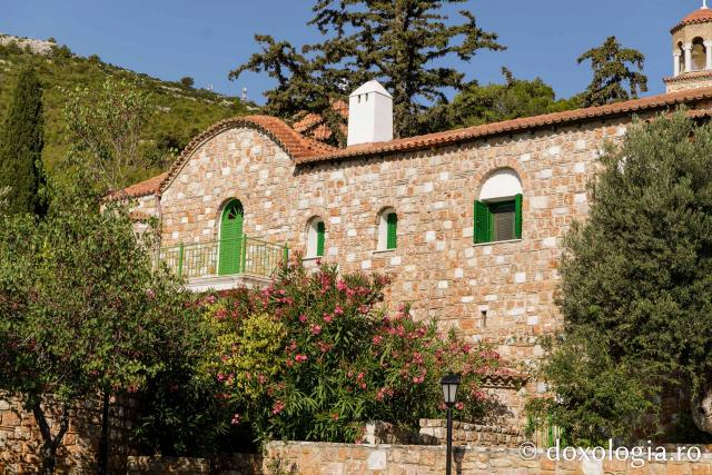 Mănăstirea „Sfântul Efrem cel Nou” de la Nea Makri