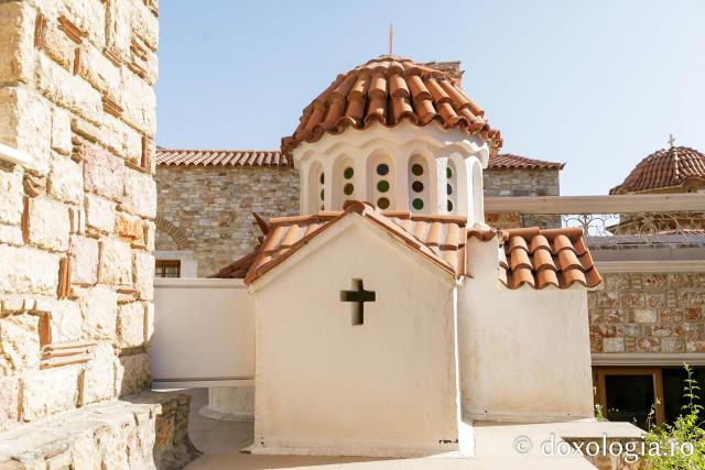 Mănăstirea „Sfântul Efrem cel Nou” de la Nea Makri