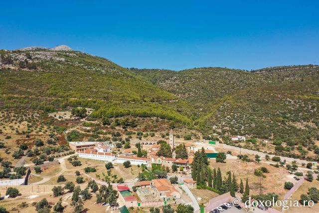 Mănăstirea „Sfântul Efrem cel Nou” de la Nea Makri