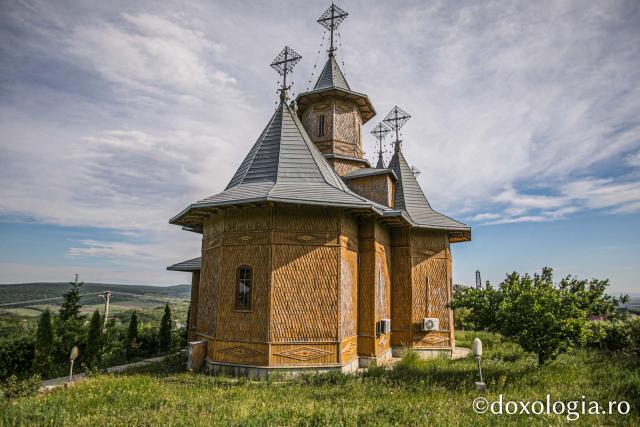 (Foto) Mănăstirea „Schimbarea la Față” Dobrina: poarta de lumină a Hușilor