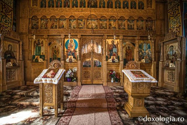 (Foto) Mănăstirea „Schimbarea la Față” Dobrina: poarta de lumină a Hușilor