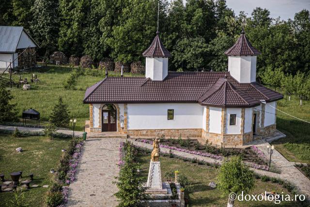 Mănăstirea „Nașterea Sfântului Ioan Botezătorul” Ivănești – Vaslui