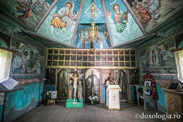 (Foto) Pași de pelerin la Mănăstirea Moreni, Vaslui