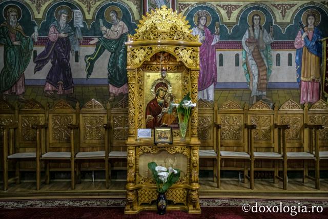 (Foto) Pași de pelerin la Mănăstirea Moreni, Vaslui
