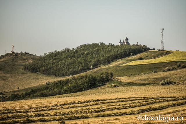 Mănăstirea „Sfântul Voievod Ștefan cel Mare”, Movilă a lui Burcel