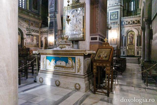 Moaștele Sfântului Patriarh Grigorie al V-lea