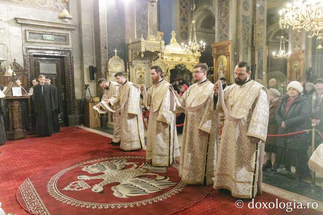 Priveghere la Sărbătoarea Sfântului Ierarh Iosif cel Milostiv