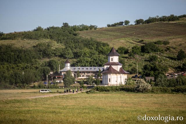 Schitul „Sfinții Împărați Constantin și Elena” Codăești – Vaslui