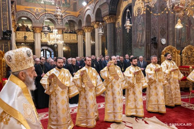 Centenarul Patriarhiei Române și Proclamarea celor 16 sfinți români / Foto credit: Basilica.ro / Raluca-Emanuela Ene Centenarul Patriarhiei Române și Proclamarea celor 16 sfinți români