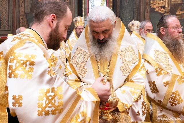 Centenarul Patriarhiei Române și Proclamarea celor 16 sfinți români / Foto credit: Basilica.ro / Raluca-Emanuela Ene Centenarul Patriarhiei Române și Proclamarea celor 16 sfinți români