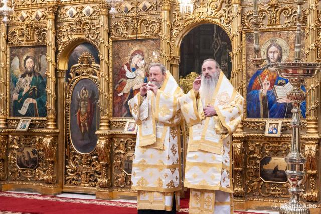 Centenarul Patriarhiei Române și Proclamarea celor 16 sfinți români / Foto credit: Basilica.ro / Raluca-Emanuela Ene Centenarul Patriarhiei Române și Proclamarea celor 16 sfinți români