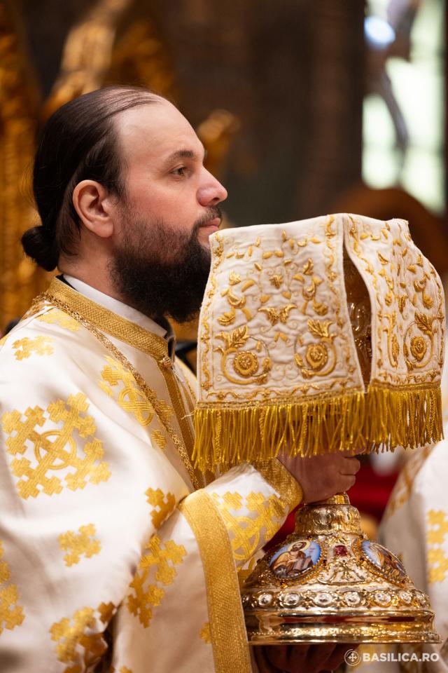 Centenarul Patriarhiei Române și Proclamarea celor 16 sfinți români / Foto credit: Basilica.ro / Raluca-Emanuela Ene Centenarul Patriarhiei Române și Proclamarea celor 16 sfinți români