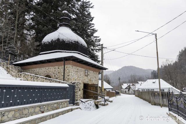 (Foto) Poveste de iarnă la Mănăstirea Agapia