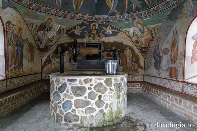 (Foto) Poveste de iarnă la Mănăstirea Agapia