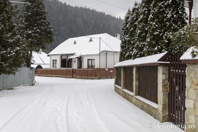 (Foto) Poveste de iarnă la Mănăstirea Agapia