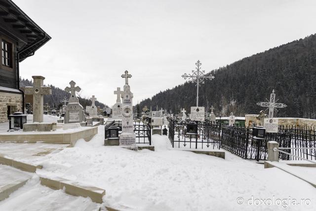 (Foto) Poveste de iarnă la Mănăstirea Agapia