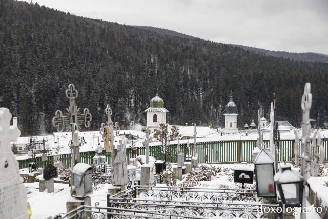 (Foto) Poveste de iarnă la Mănăstirea Agapia