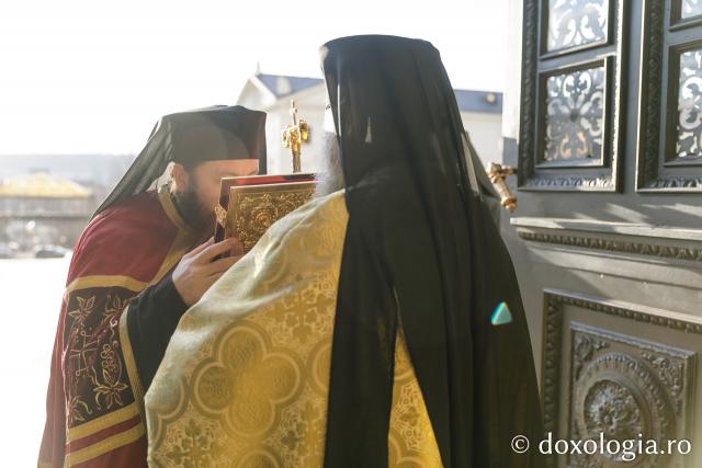 Priveghere la praznicul Întâmpinării Domnului, la Catedrala Mitropolitană din Iași 2025 / Foto: pr. Silviu Cluci Priveghere la praznicul Întâmpinării Domnului, la Catedrala Mitropolitană din Iași 2025