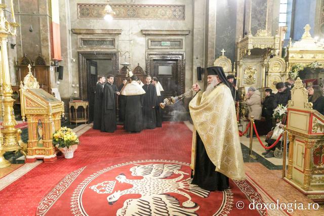 Priveghere la praznicul Întâmpinării Domnului, la Catedrala Mitropolitană din Iași 2025 / Foto: pr. Silviu Cluci Priveghere la praznicul Întâmpinării Domnului, la Catedrala Mitropolitană din Iași 2025