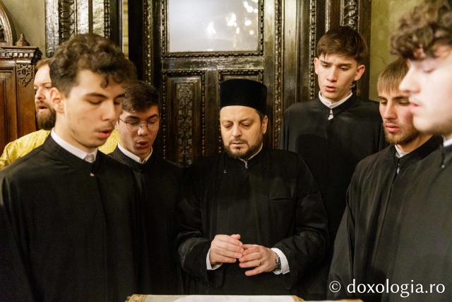 Priveghere la praznicul Întâmpinării Domnului, la Catedrala Mitropolitană din Iași 2025 / Foto: pr. Silviu Cluci Priveghere la praznicul Întâmpinării Domnului, la Catedrala Mitropolitană din Iași 2025