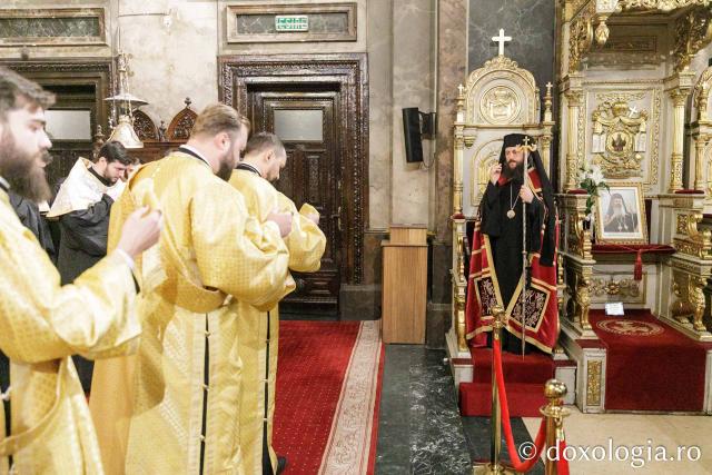 Priveghere la praznicul Întâmpinării Domnului, la Catedrala Mitropolitană din Iași 2025 / Foto: pr. Silviu Cluci Priveghere la praznicul Întâmpinării Domnului, la Catedrala Mitropolitană din Iași 2025