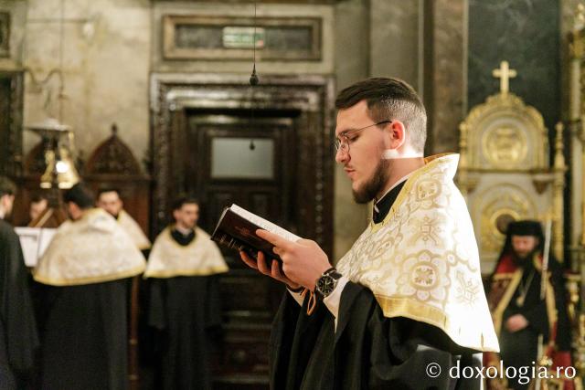 Priveghere la praznicul Întâmpinării Domnului, la Catedrala Mitropolitană din Iași 2025 / Foto: pr. Silviu Cluci Priveghere la praznicul Întâmpinării Domnului, la Catedrala Mitropolitană din Iași 2025