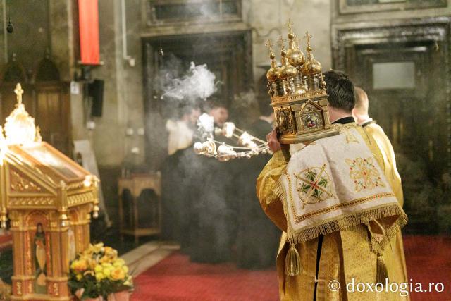 Priveghere la praznicul Întâmpinării Domnului, la Catedrala Mitropolitană din Iași 2025 / Foto: pr. Silviu Cluci Priveghere la praznicul Întâmpinării Domnului, la Catedrala Mitropolitană din Iași 2025
