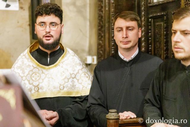 Priveghere la praznicul Întâmpinării Domnului, la Catedrala Mitropolitană din Iași 2025 / Foto: pr. Silviu Cluci Priveghere la praznicul Întâmpinării Domnului, la Catedrala Mitropolitană din Iași 2025