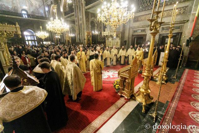 Priveghere la praznicul Întâmpinării Domnului, la Catedrala Mitropolitană din Iași 2025 / Foto: pr. Silviu Cluci Priveghere la praznicul Întâmpinării Domnului, la Catedrala Mitropolitană din Iași 2025